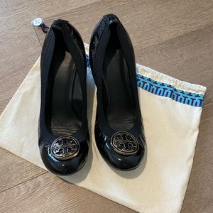 Tory Burch - Patent Leather Elastic Wedge - SIZE 10